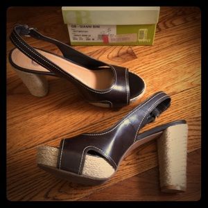 ☀️Offers accepted☀️ Gianni Bini Sling Back Heels